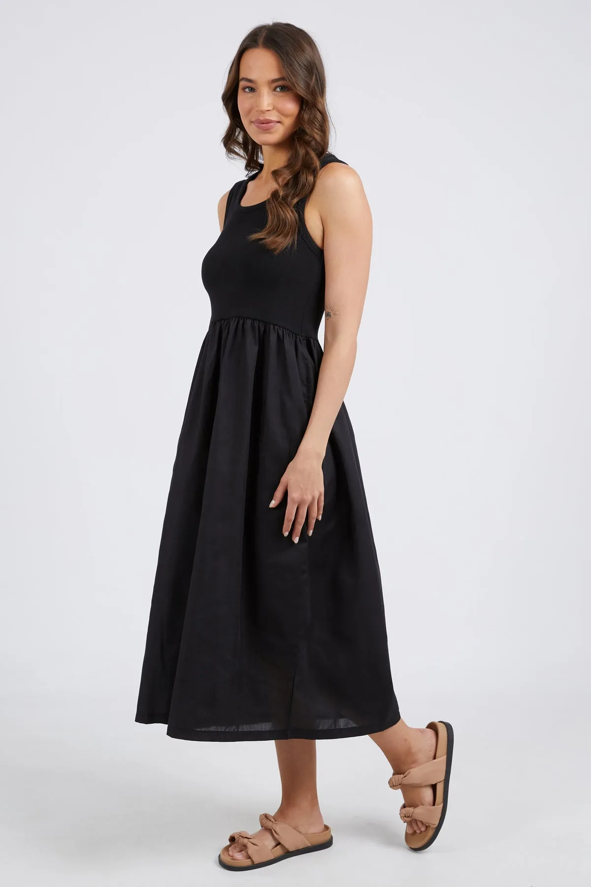 Elegant Calla Black Cotton Poplin Midi Dress with Flattering Skirt