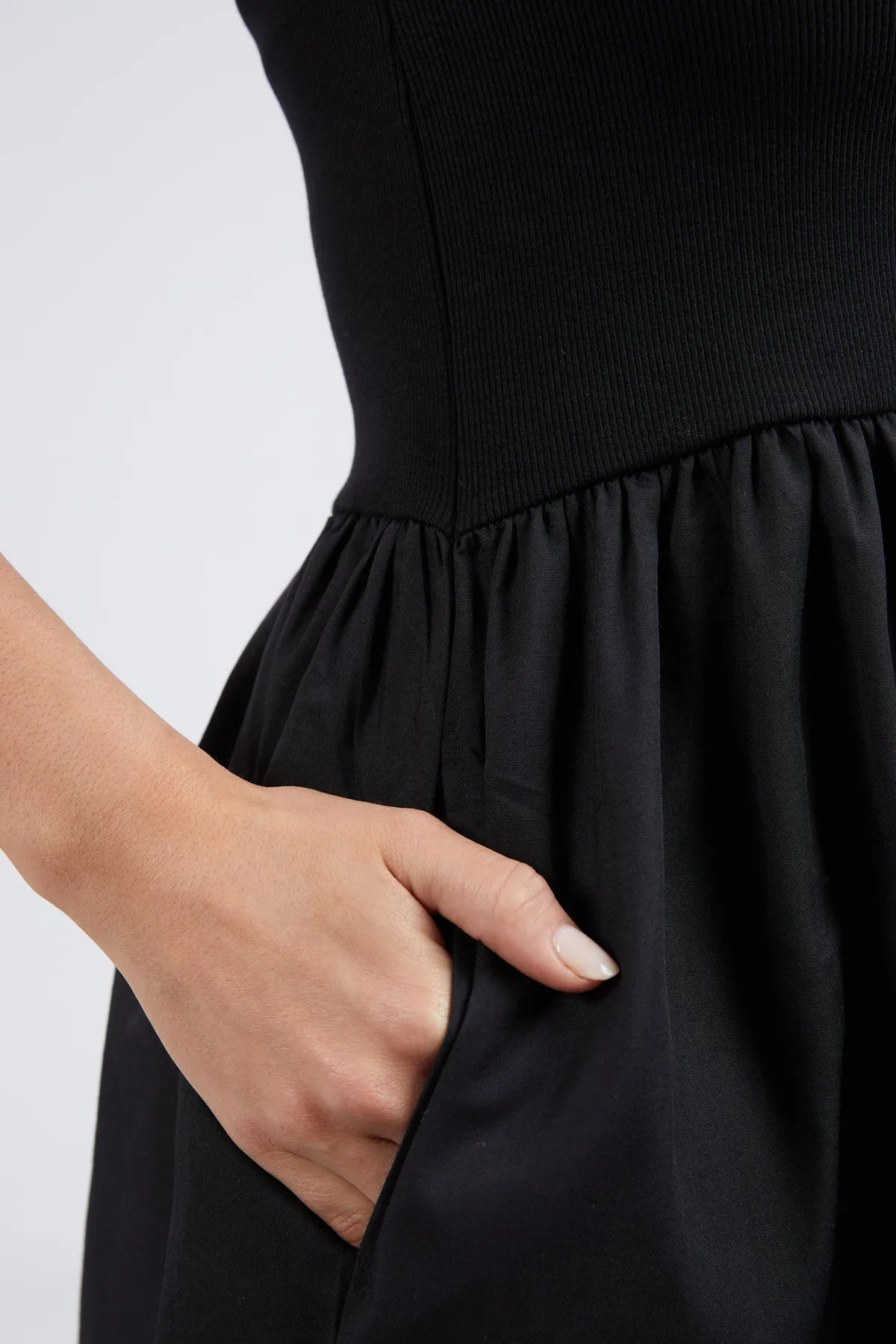 Elegant Calla Black Cotton Poplin Midi Dress with Flattering Skirt