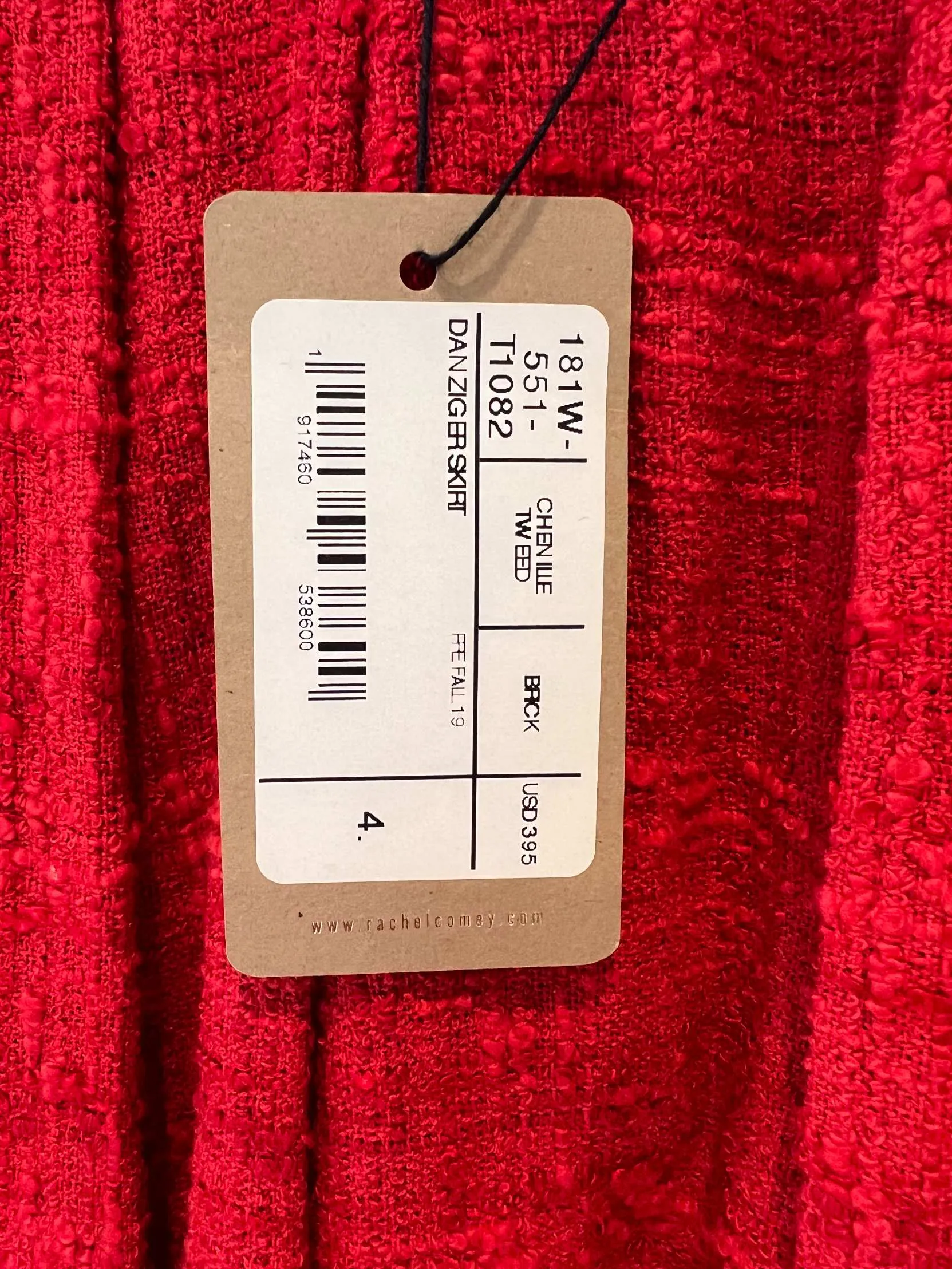 Danziger High-Quality Skirt, New with Tags (NWT) - Stylish and Versatile Fashion Piece