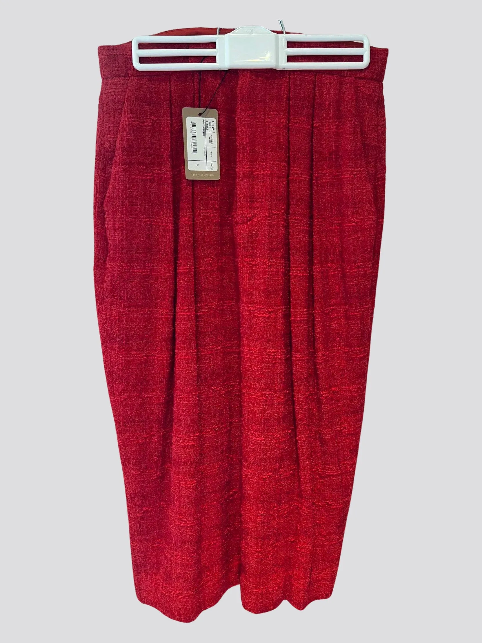 Danziger High-Quality Skirt, New with Tags (NWT) - Stylish and Versatile Fashion Piece