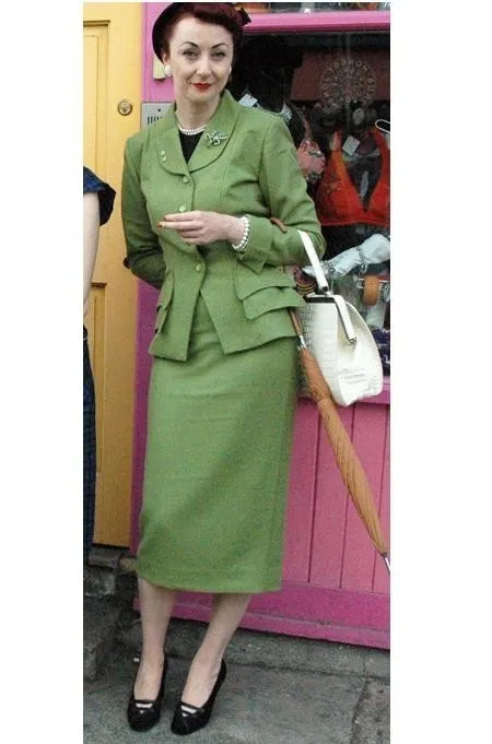 Vintage Julie Pencil Skirt Suit – Elegant Womens Ensemble with Classic Tailoring